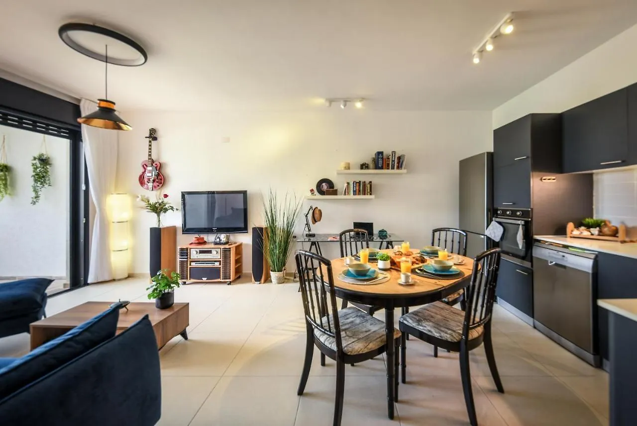 Bright & Modern Apartment In Haifa Down Town By Sea N' Rent