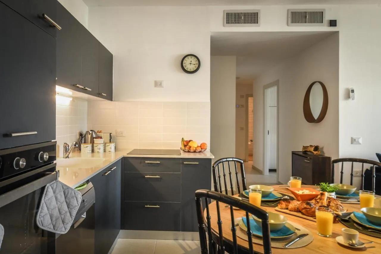 Bright & Modern Apartment In Haifa Down Town By Sea N' Rent ישראל